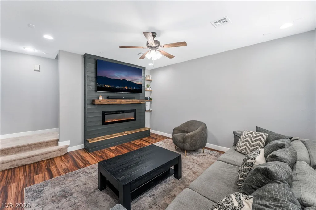 7561 Cutting Edge, Las Vegas, NV 89149