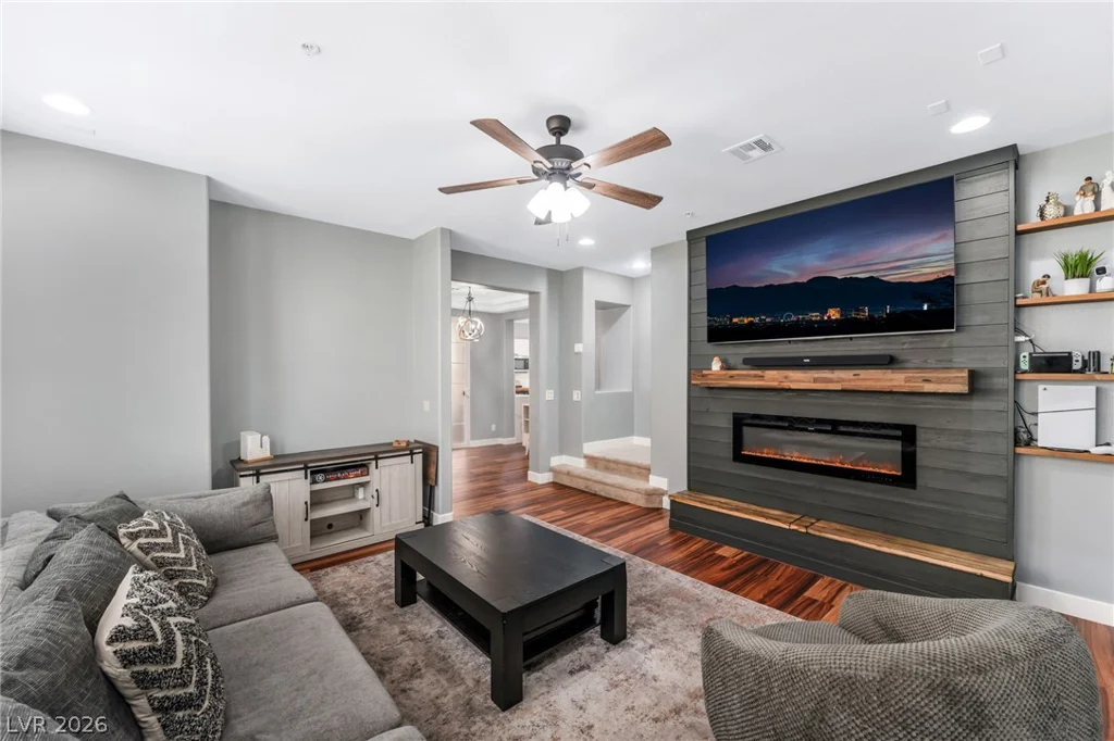 7561 Cutting Edge, Las Vegas, NV 89149
