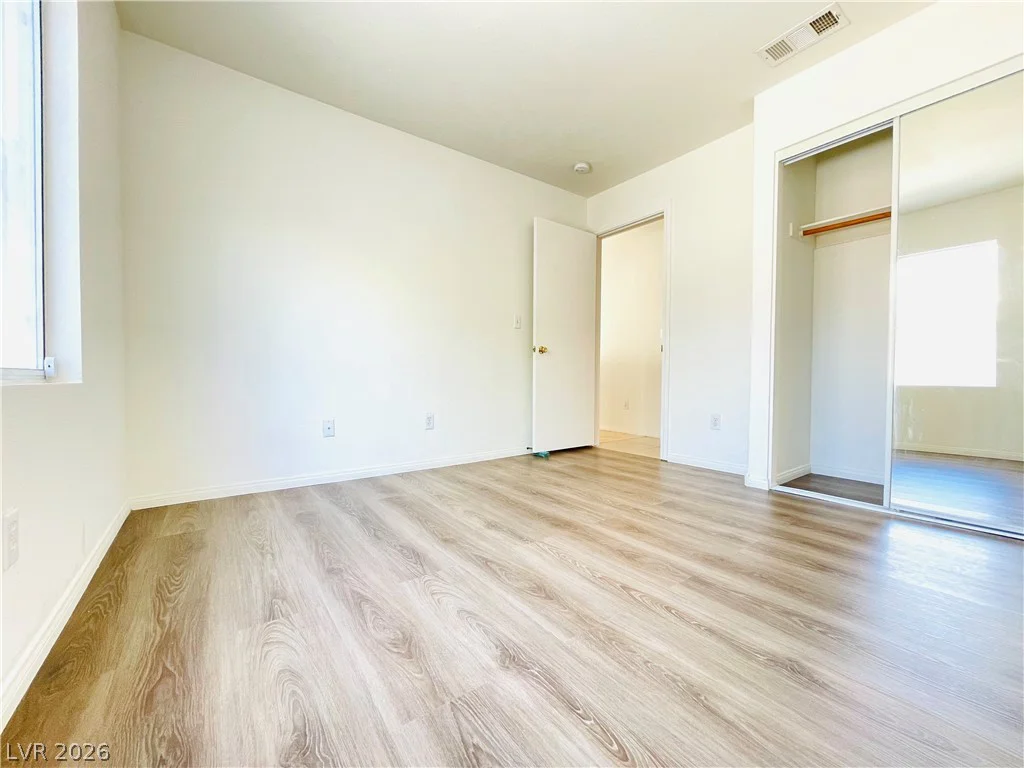 8134 Dinsmore, Las Vegas, NV 89117