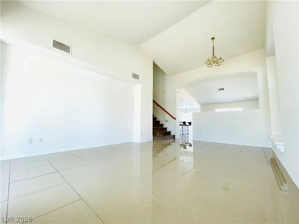 8134 Dinsmore, Las Vegas, NV 89117