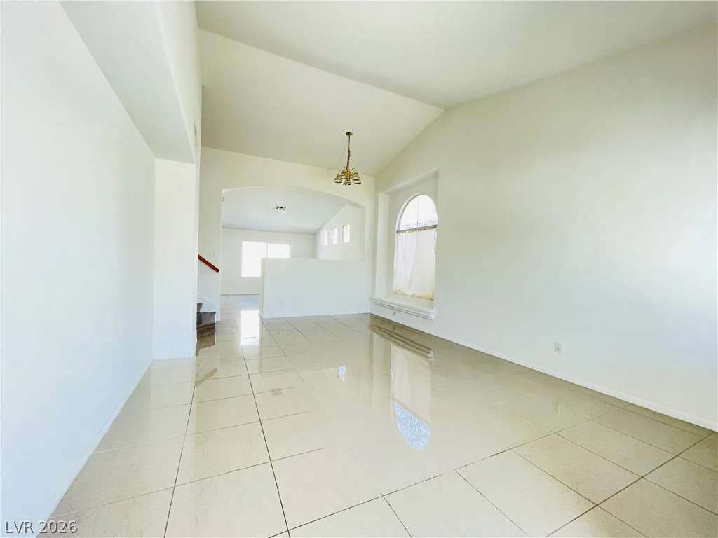 8134 Dinsmore, Las Vegas, NV 89117