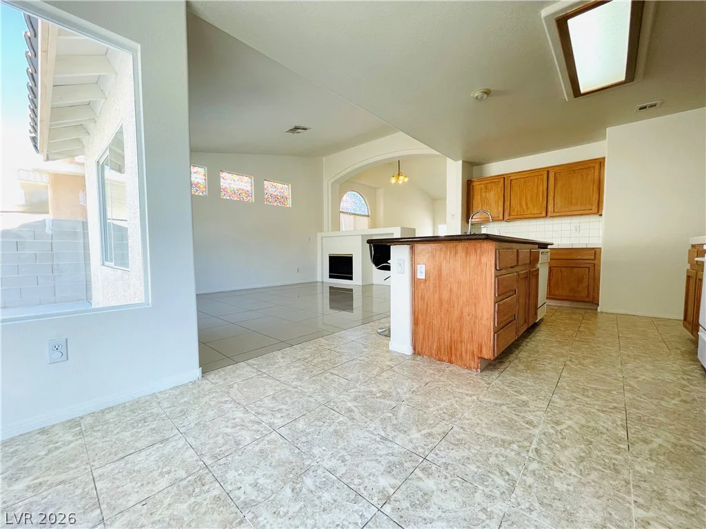 8134 Dinsmore, Las Vegas, NV 89117