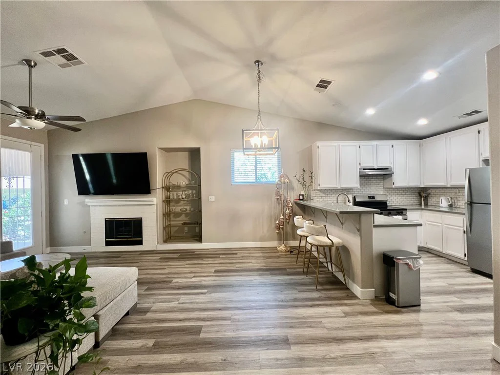 1721 Pomerado, Las Vegas, NV 89128