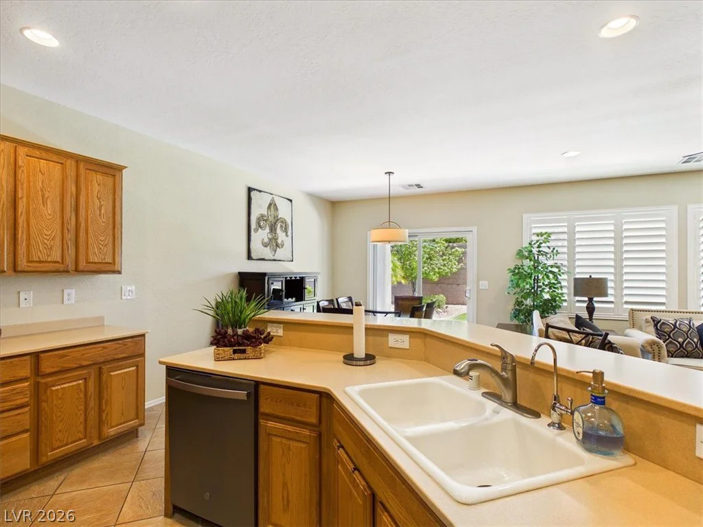 2592 Red Planet, Henderson, NV 89044