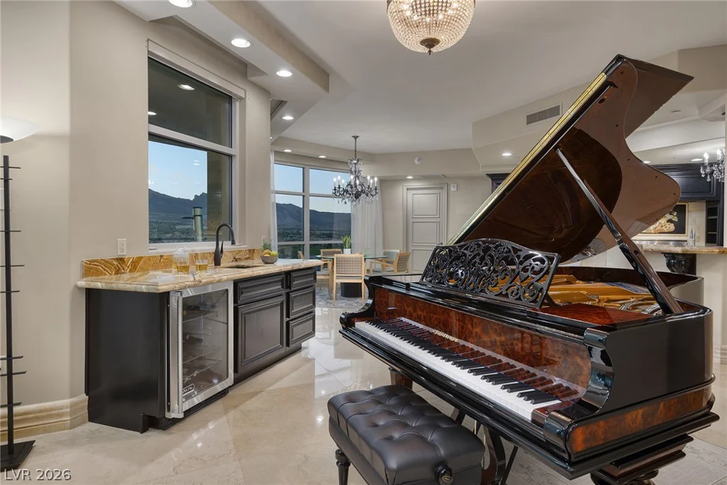 9101 Alta, Las Vegas, NV 89145