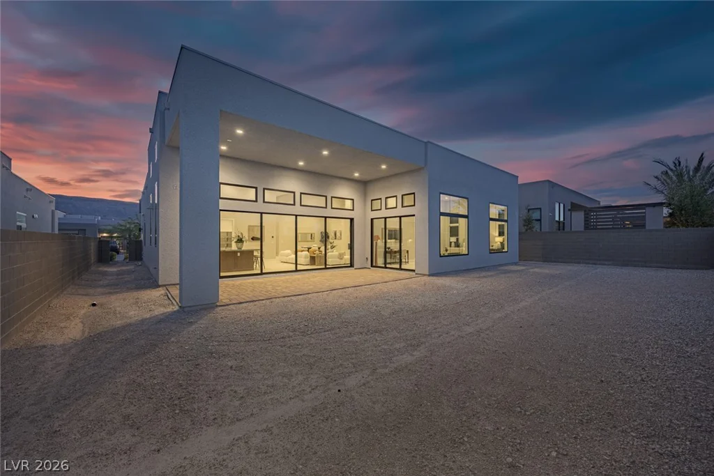 5064 High Hill, Las Vegas, NV 89135