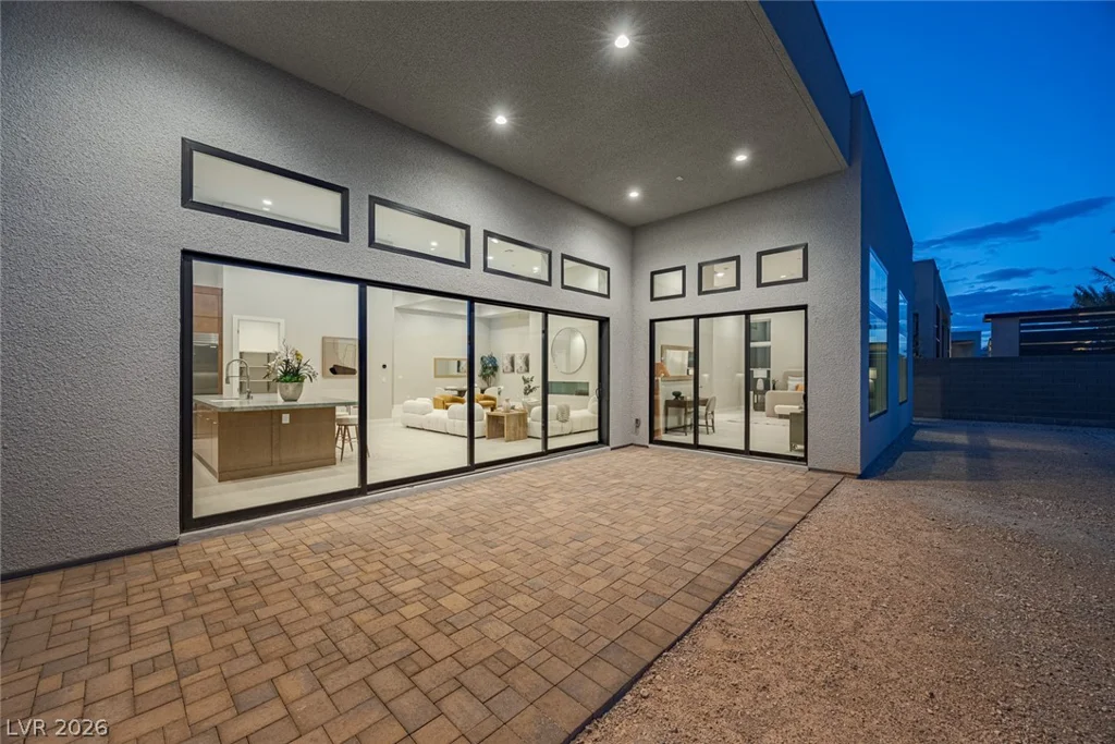 5064 High Hill, Las Vegas, NV 89135