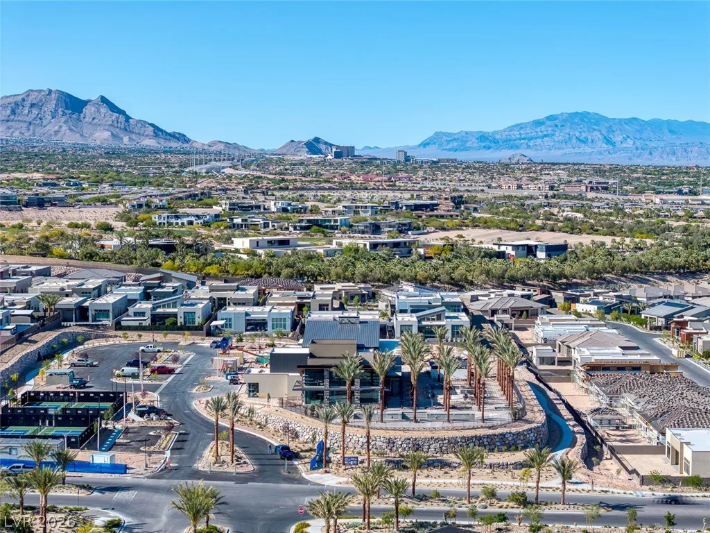 5064 High Hill, Las Vegas, NV 89135
