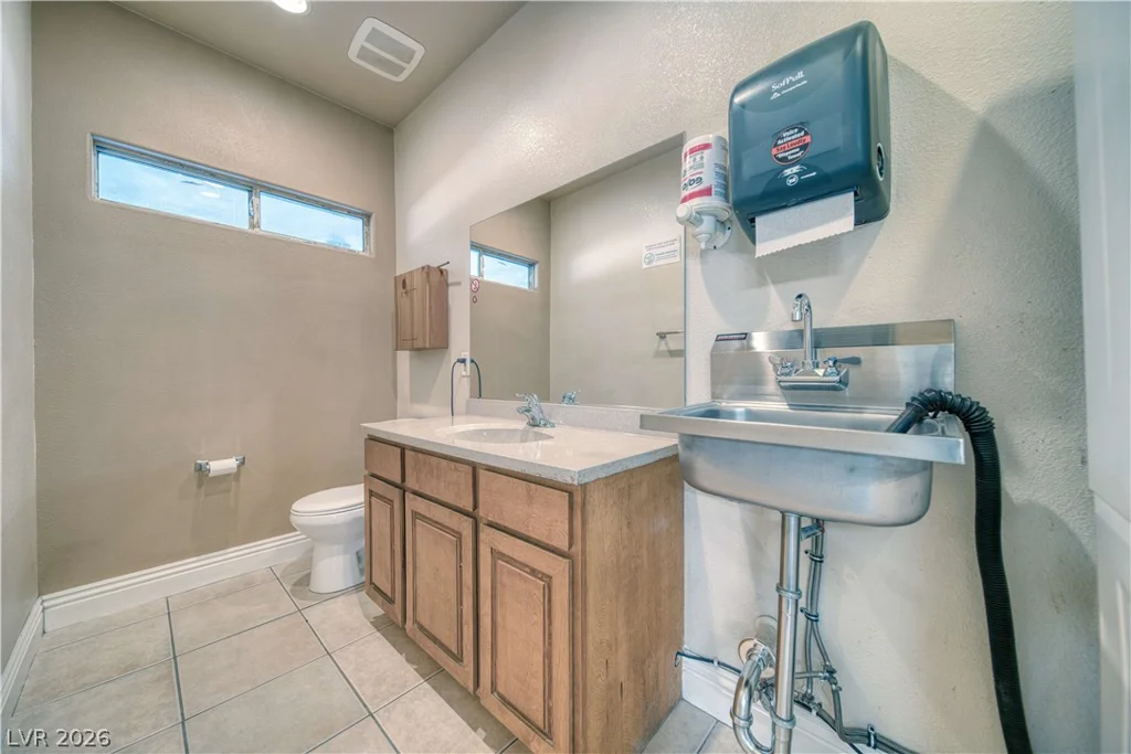 4900 Cheyenne, Pahrump, NV 89061