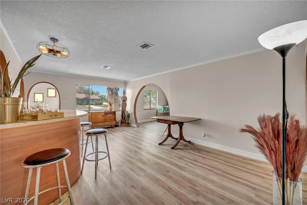 4525 Mayflower, Las Vegas, NV 89107