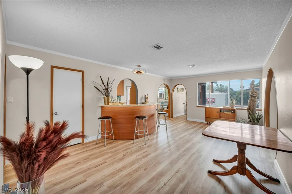 4525 Mayflower, Las Vegas, NV 89107