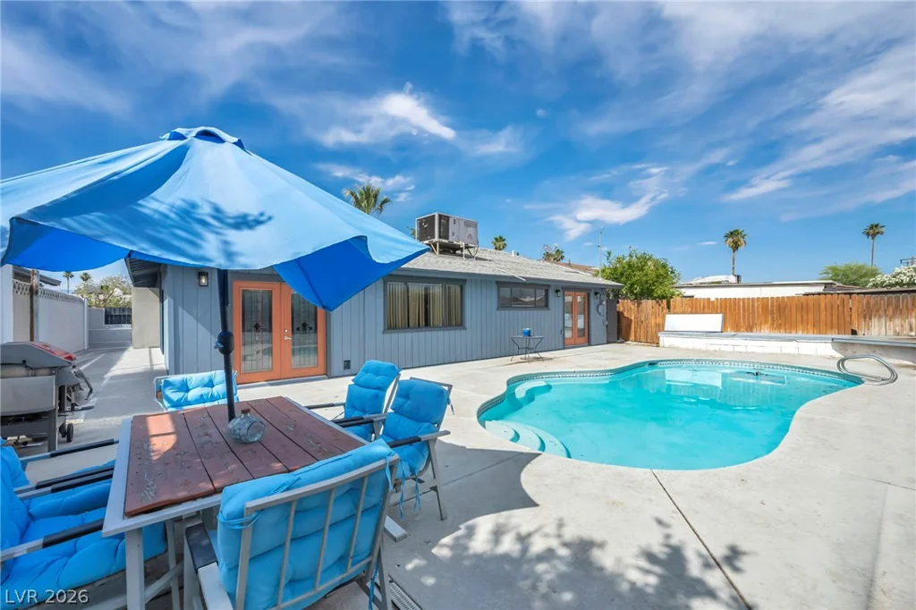 4525 Mayflower, Las Vegas, NV 89107