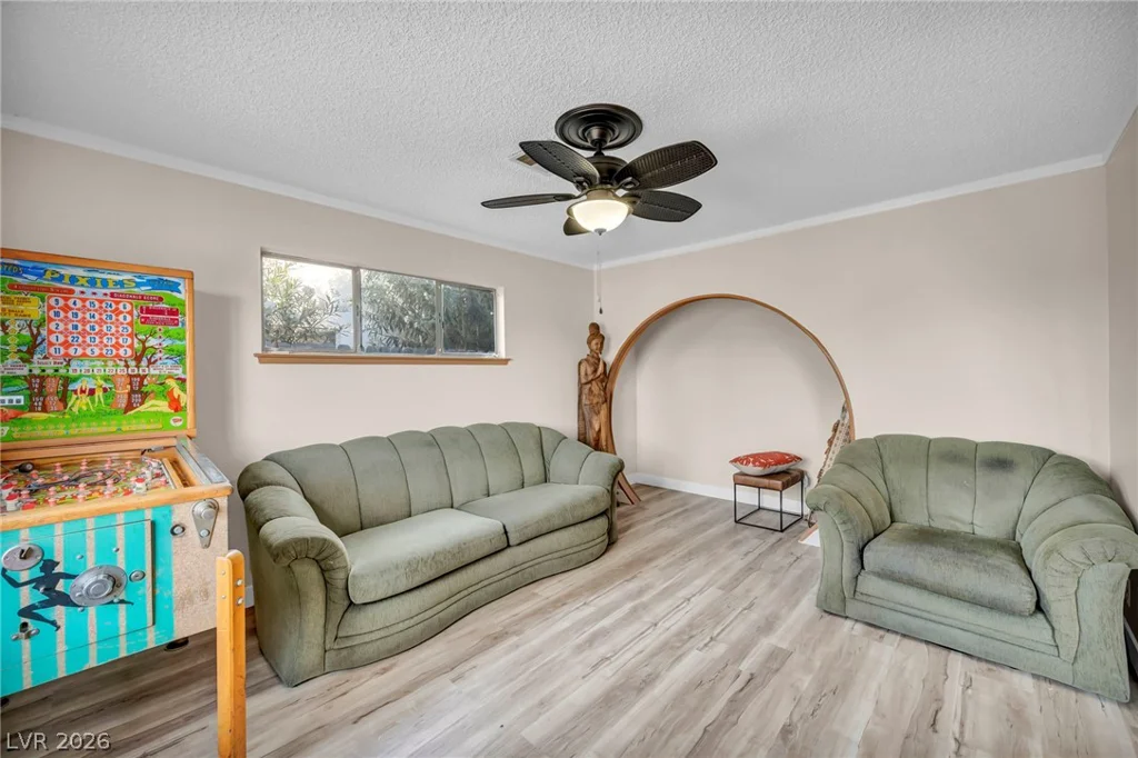 4525 Mayflower, Las Vegas, NV 89107