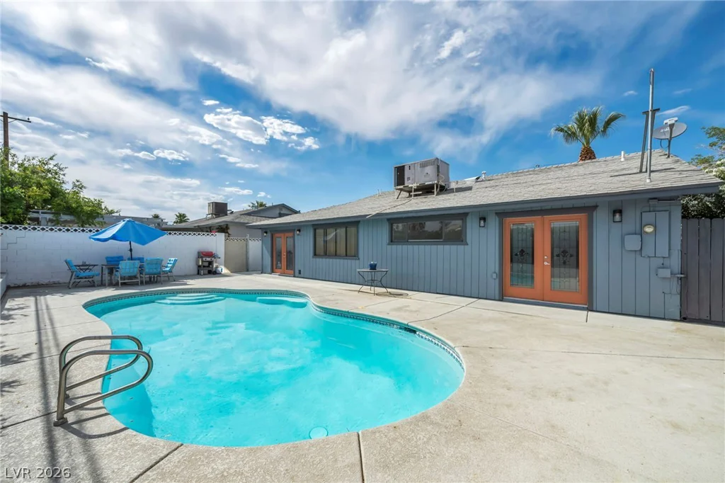 4525 Mayflower, Las Vegas, NV 89107