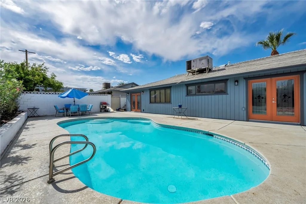 4525 Mayflower, Las Vegas, NV 89107