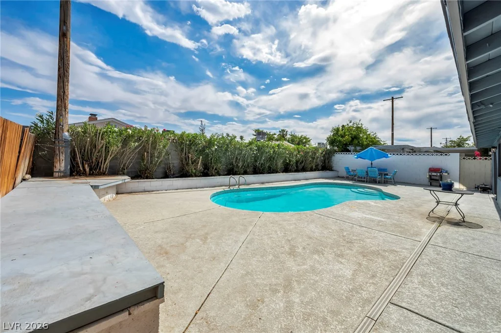 4525 Mayflower, Las Vegas, NV 89107
