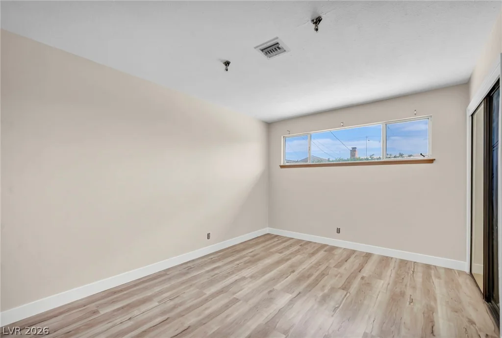 4525 Mayflower, Las Vegas, NV 89107