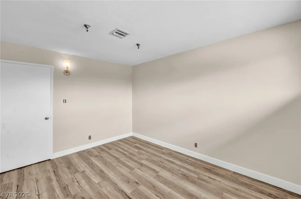 4525 Mayflower, Las Vegas, NV 89107