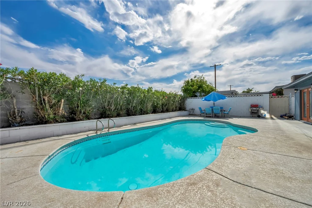 4525 Mayflower, Las Vegas, NV 89107
