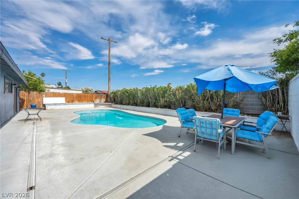 4525 Mayflower, Las Vegas, NV 89107
