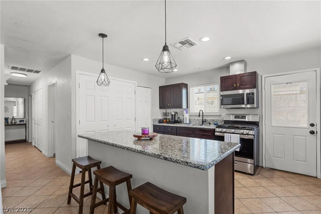 4261 Ridgeview, Las Vegas, NV 89103