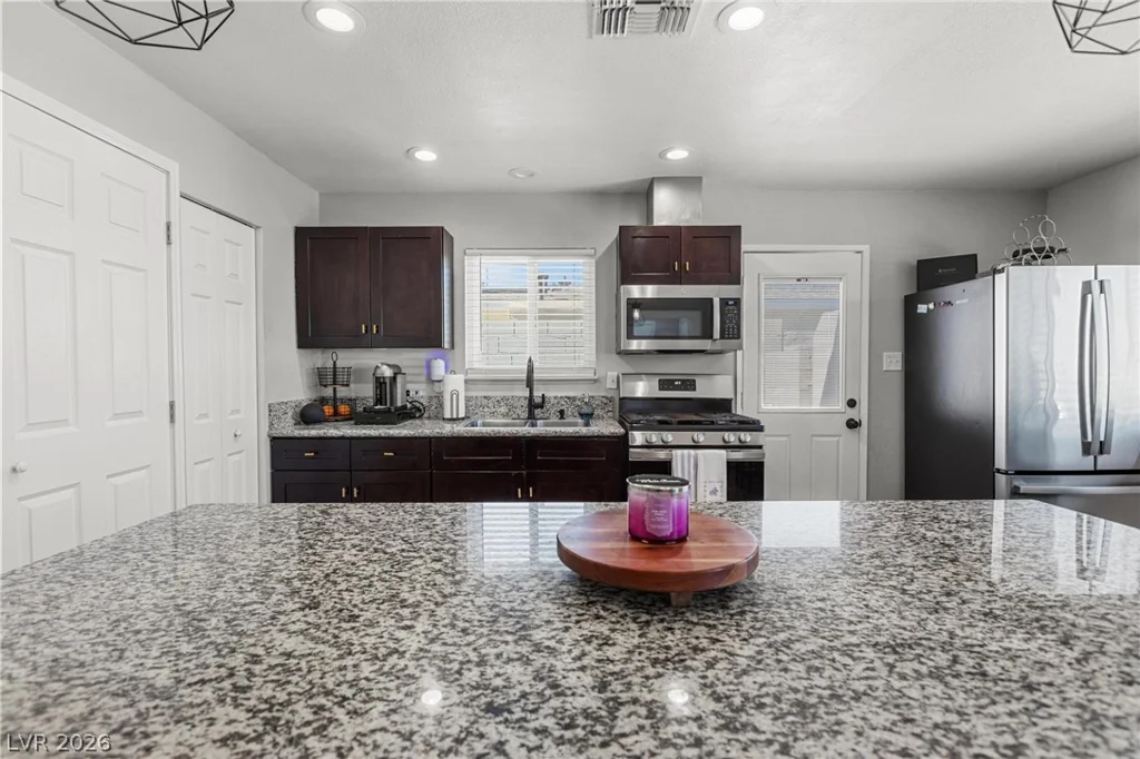 4261 Ridgeview, Las Vegas, NV 89103