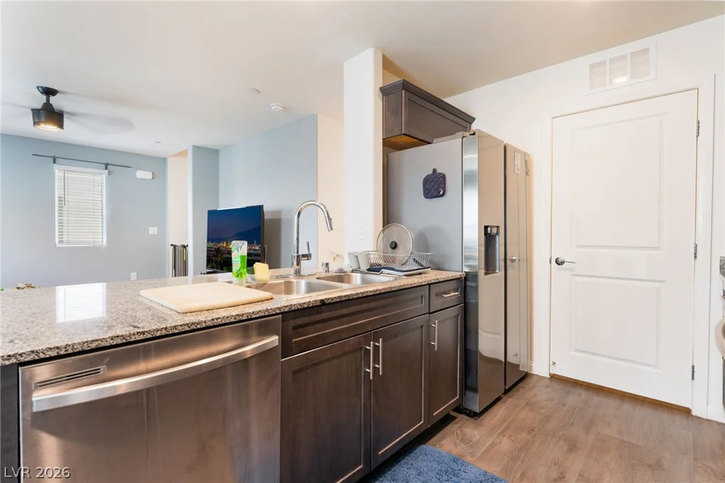 6953 Midnight Bronze, North Las Vegas, NV 89086