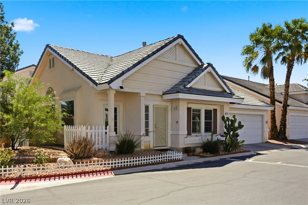 5252 Green Forest, Las Vegas, NV 89118