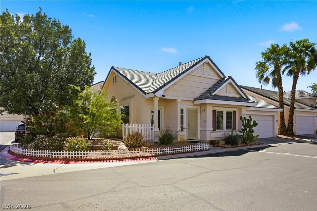 5252 Green Forest, Las Vegas, NV 89118