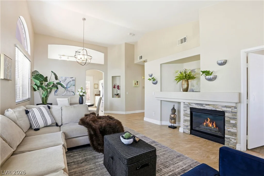 5252 Green Forest, Las Vegas, NV 89118