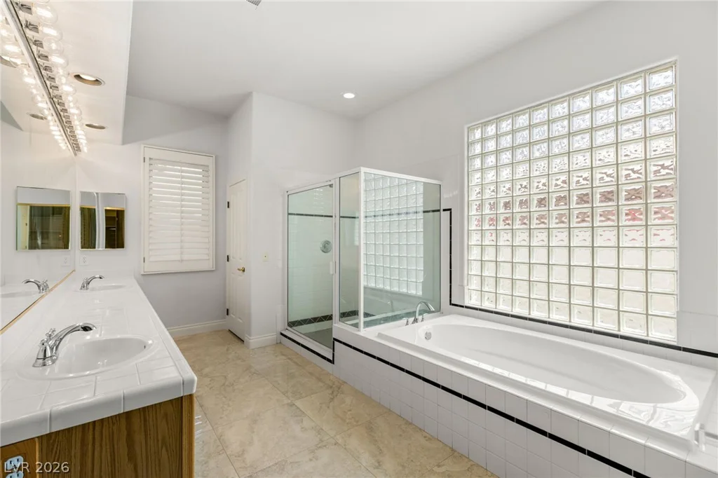 8924 Echo Ridge, Las Vegas, NV 89117