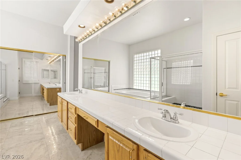 8924 Echo Ridge, Las Vegas, NV 89117
