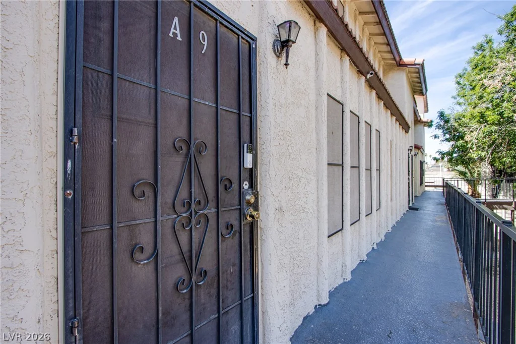 2080 Karen, Las Vegas, NV 89169