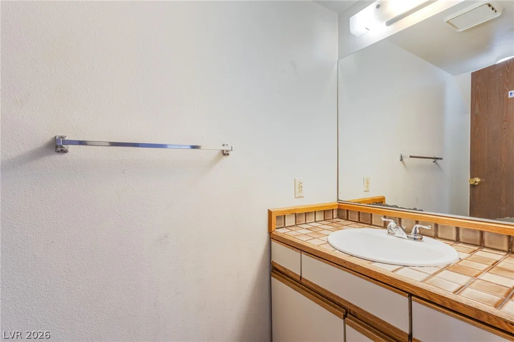 2080 Karen, Las Vegas, NV 89169