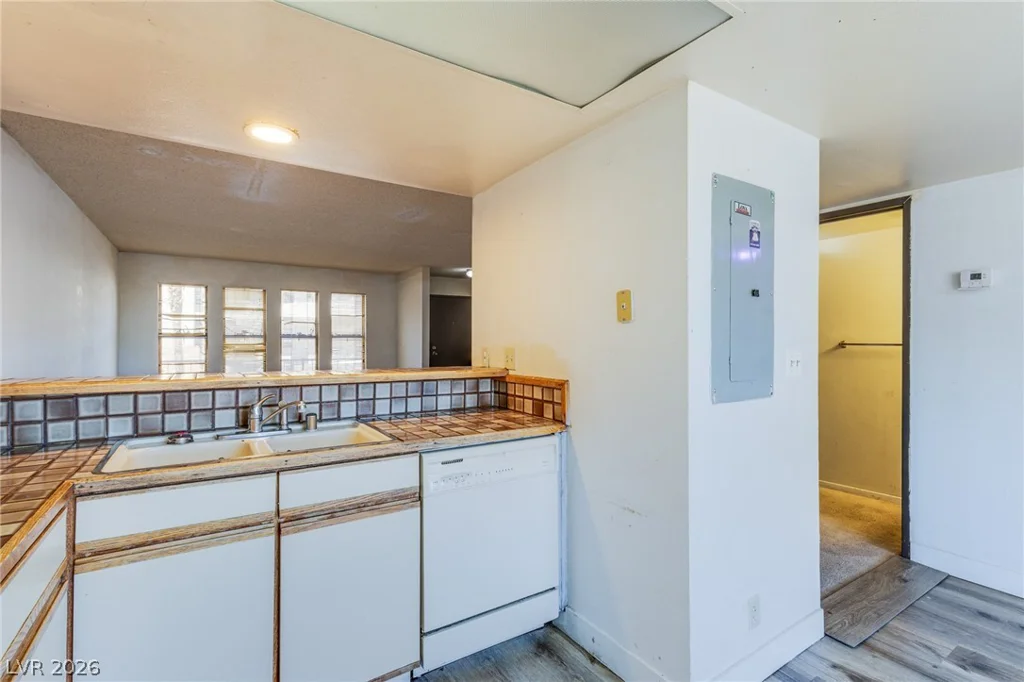 2080 Karen, Las Vegas, NV 89169