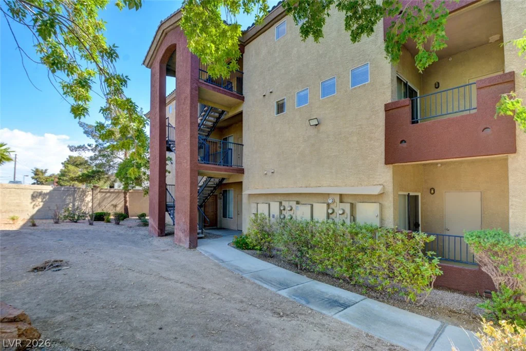 4400 Jones, Las Vegas, NV 89103