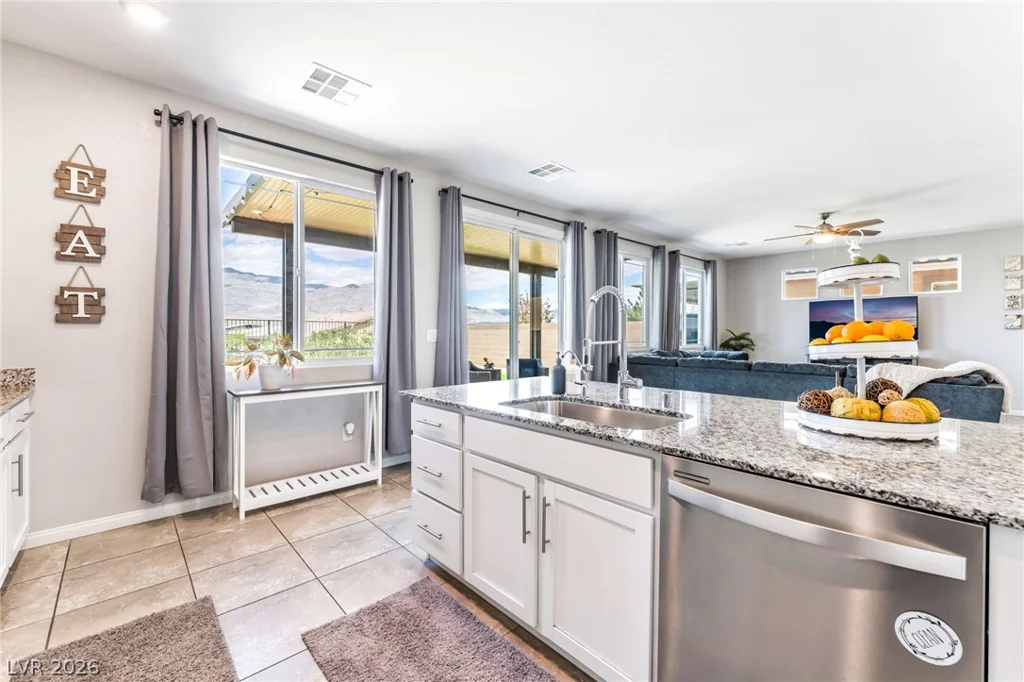 4418 Solitude Falls, North Las Vegas, NV 89084
