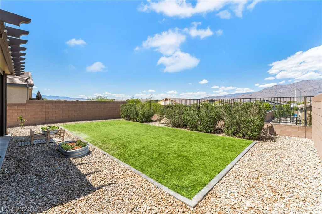 4418 Solitude Falls, North Las Vegas, NV 89084