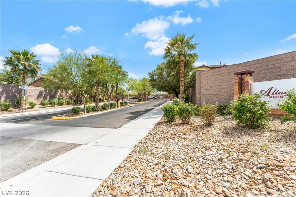 4418 Solitude Falls, North Las Vegas, NV 89084