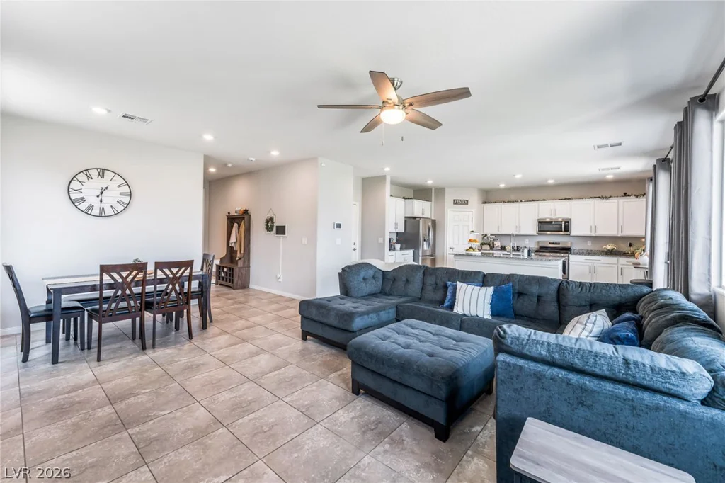 4418 Solitude Falls, North Las Vegas, NV 89084