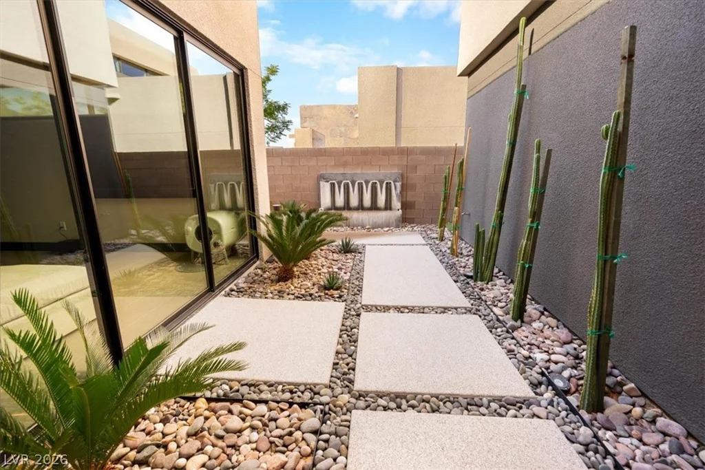12 Falling Canyon, Henderson, NV 89011