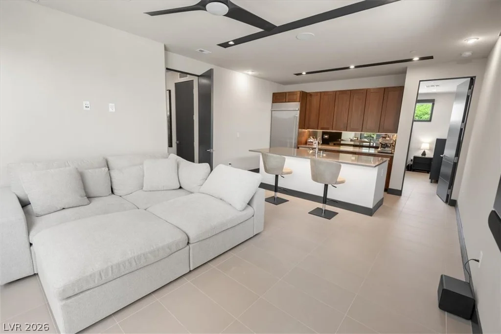 12 Falling Canyon, Henderson, NV 89011