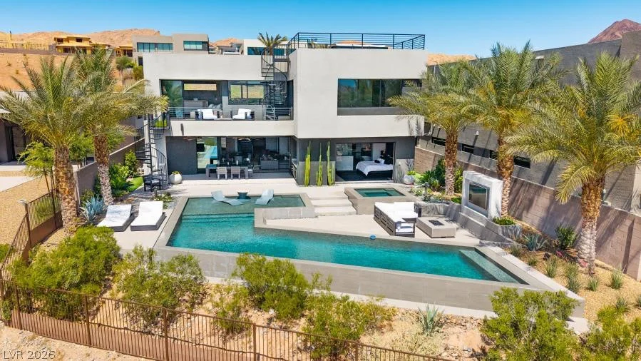 12 Falling Canyon, Henderson, NV 89011