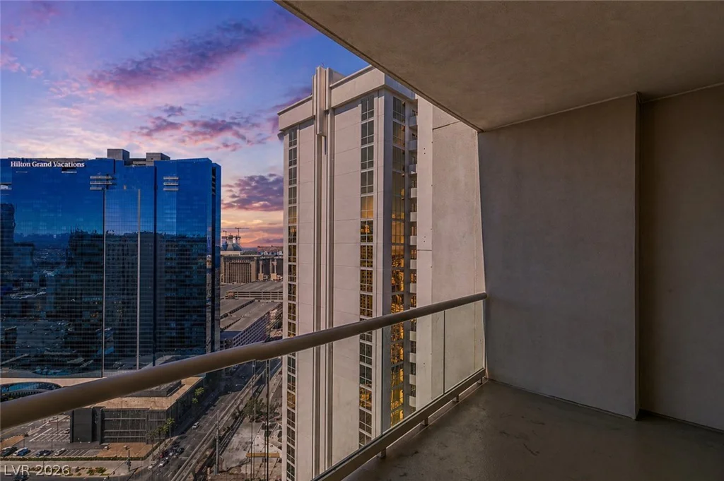135 HARMON, Las Vegas, NV 89109