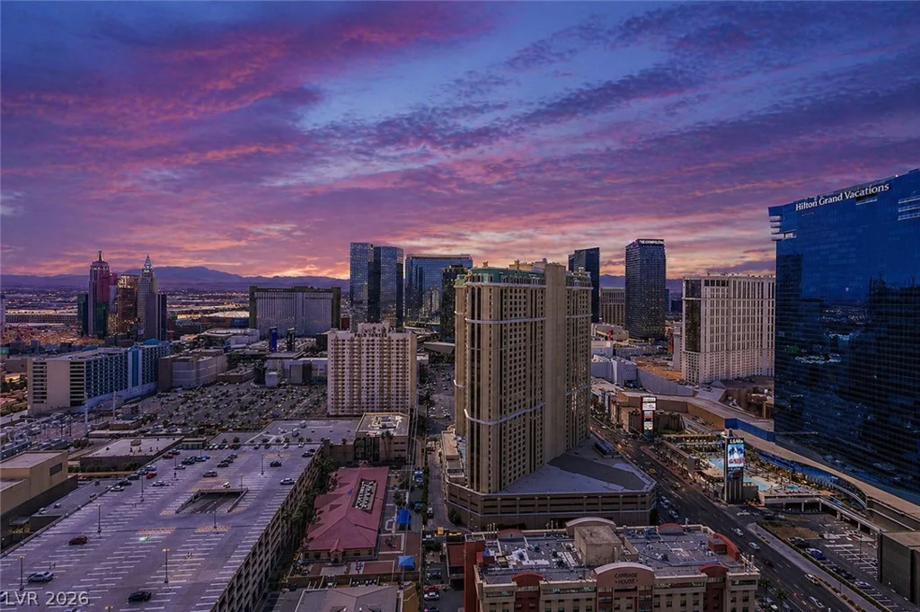 135 HARMON, Las Vegas, NV 89109