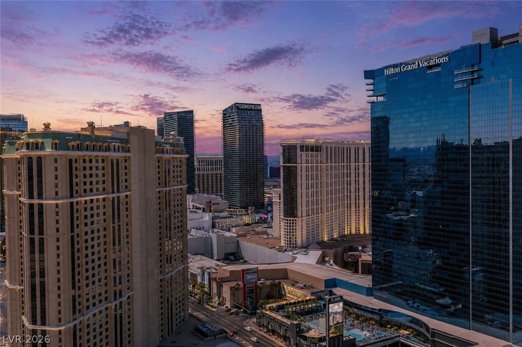 135 HARMON, Las Vegas, NV 89109