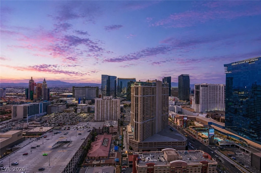 135 HARMON, Las Vegas, NV 89109