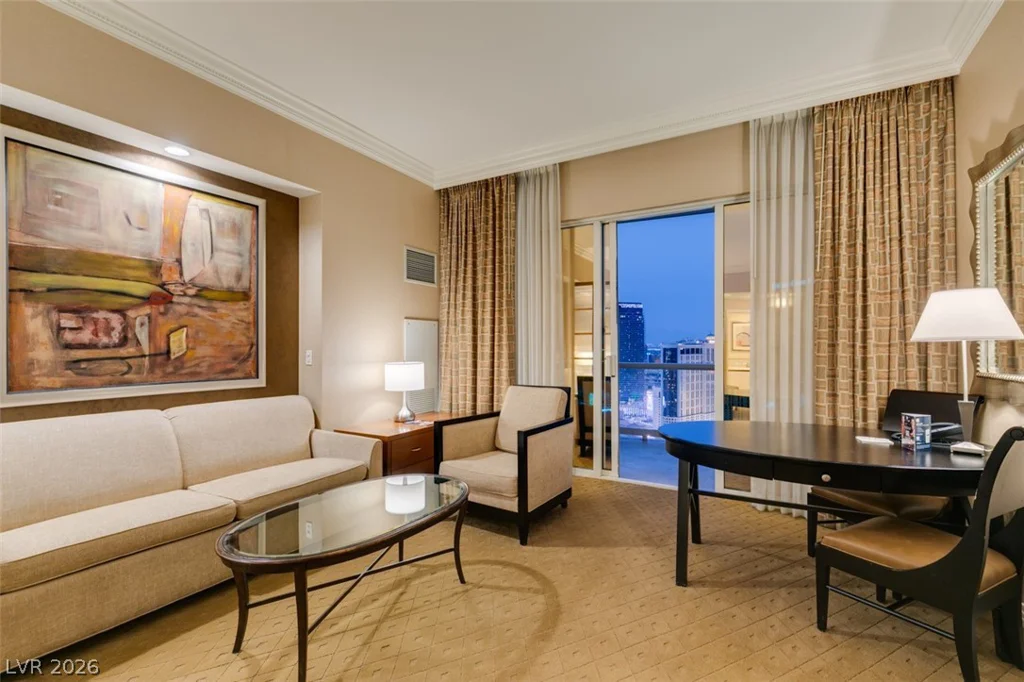 135 HARMON, Las Vegas, NV 89109