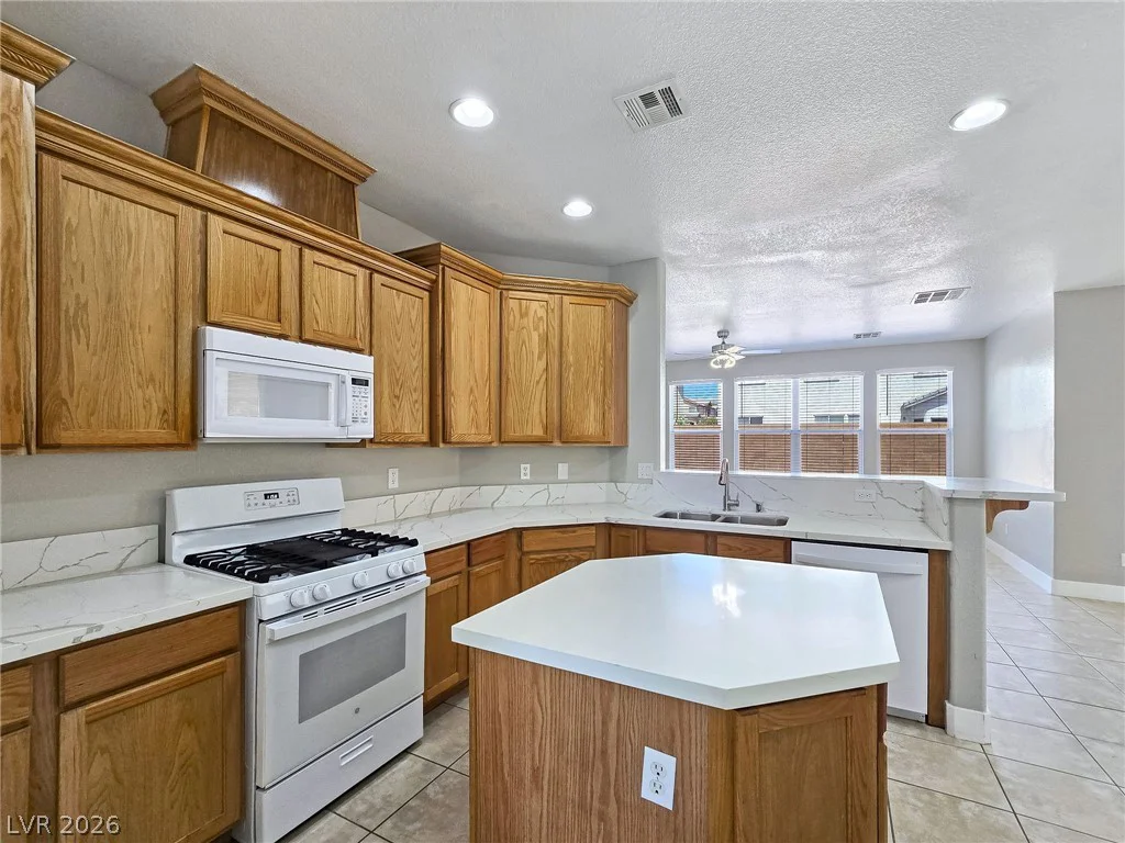 904 High Altitude, North Las Vegas, NV 89032