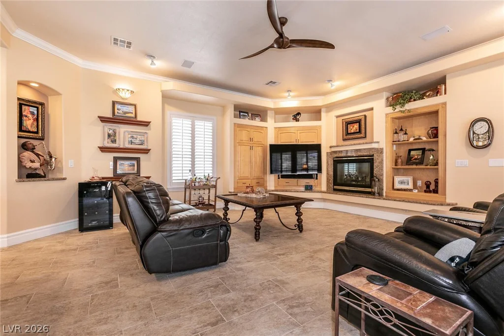7718 Willow Cove, Las Vegas, NV 89129